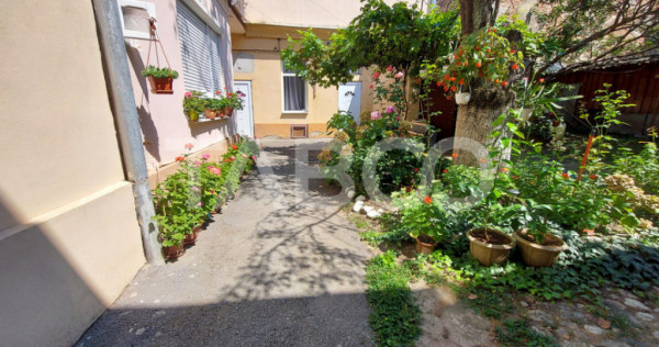 Apartament de vanzare 68 mpu 2 camere pivnita Centrul Istori