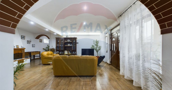 Vila cu 6 camere, teren 1200mp de vanzare- Varasti, la 4 ...