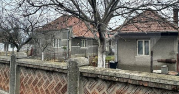 Casă cu anexă 7 camere (Teiuș), 1 bucutarie, 1 baie, 1 li