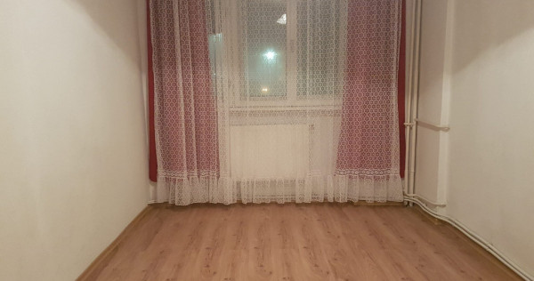 Apartament trei camere, nemobilat, etaj 2, CT, gresie, 9 Mai