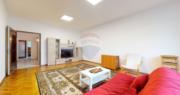 Apartament 3 camere de închiriat | Strada Lunga