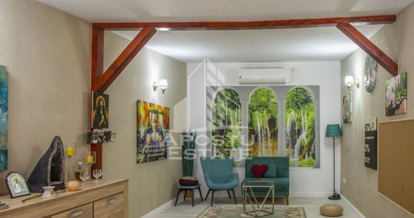 Vila,Piscina,teren fotbal,gradina,vegetatie