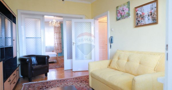 Apartament cu 3 camere de închiriat în zona Ultracentral