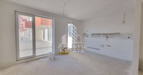 Apartament 3 camere, bloc nou, loc de parcare, zona Toron...