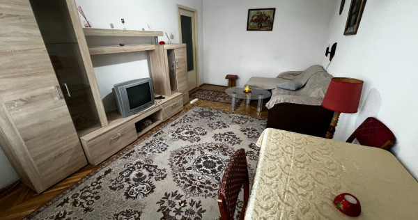 INCHIRIEZ apartament 3 camere decomandat,zona Calea Dumbravii