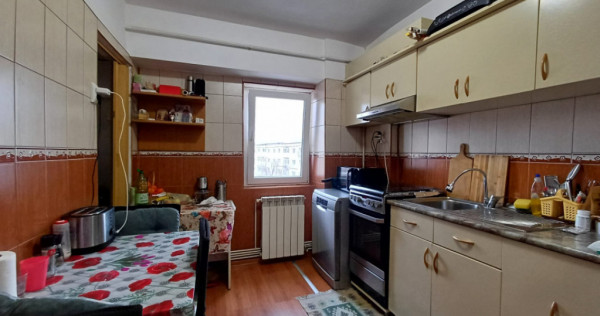 Apartament 3 camere, decomandat, Pacurari - kaufland