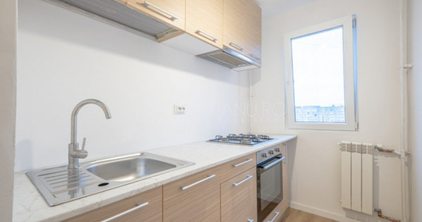 Apartament renovat complet Romancierilor