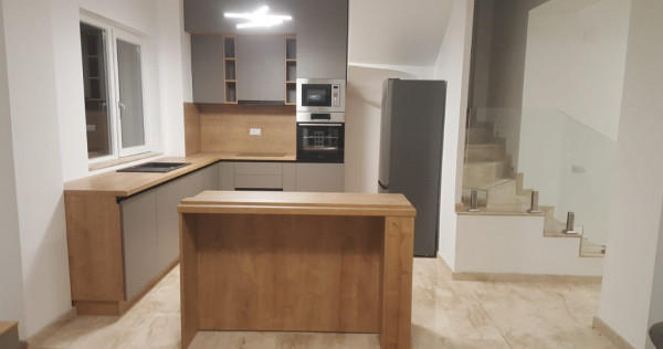 Apartament cu patru camere ,mobilat si utilat.