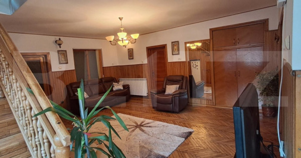 Casă de vanzare, cu 6 camere, 200 mp, zona centrala-Dej