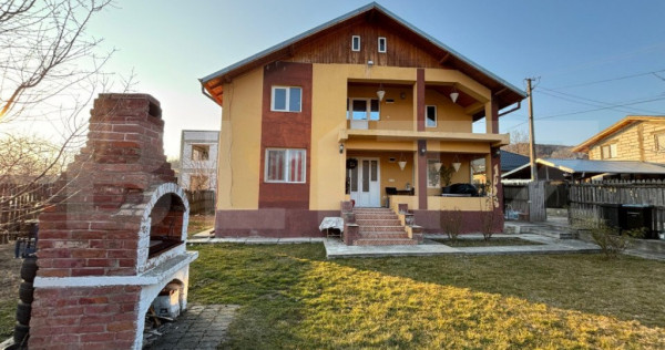 Casa de vanzare, cu 4 camere, 180 mp, zona Aninoasa