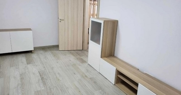 Apartament cu 3 camere, decomandat - zona Astra