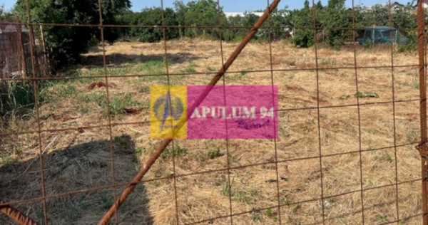 Teren Cornetu- intre case.