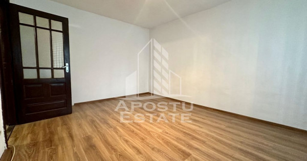 Apartament cu o camera, decomandat, zona Buziasului