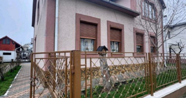 Casa zona centrala 300mp, 700mp teren, Radauti