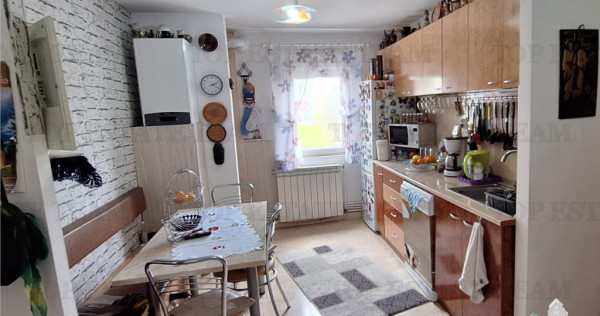 Apartament spatios 4 camere zona CET, Constanta