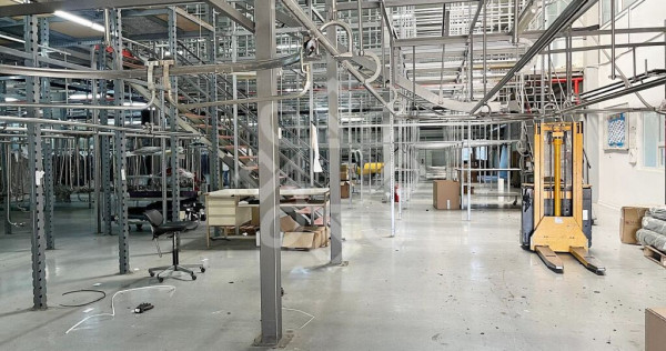 Hala industriala 900 mp de inchiriat pe Calea Clujului