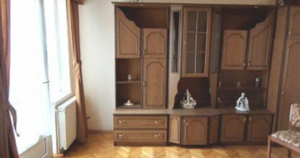 Casa cu teren 150 mp zona Lupeni