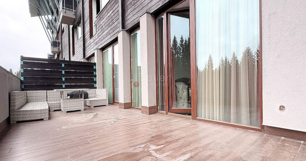 Terase generoase cu vederea spre padure