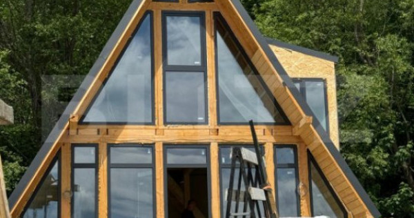 Cabane tip A, 4 camere, 300 mp/cabană, zona Colibița