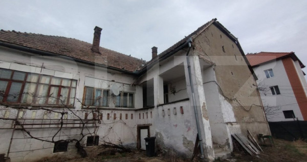 Casa 50 mp,2 camere,curte comuna,teren 350mp,Renovabila,comu