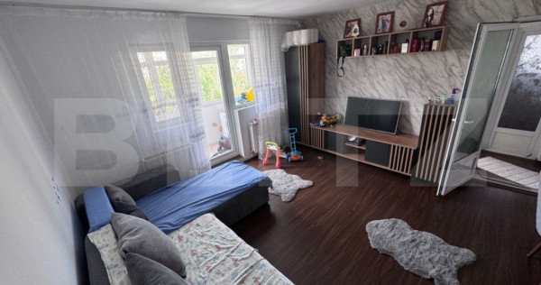 Apartament de vanzare, cu 2 camere, 49 mp, zona Micro 11