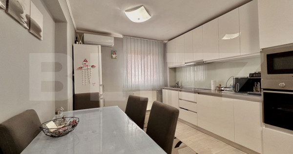 Apartament 3 camere, etaj intermediar cu lift, parcare, zon