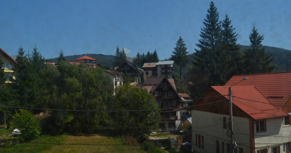 Busteni-Garsoniera de vacanta langa partie