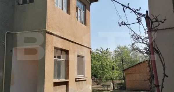 Casa de vanzare, 6 camere, 140 mp, zona 14 Mai