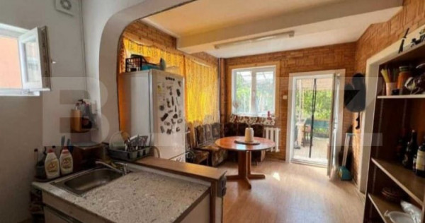 Casa individuala de inchiriat, cu 5 camere, 250 mp, zona Cet