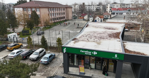 Spațiu Comercial de V&acirc;nzare &ndash; &Icirc;nchiriat Carrefour, Piata Slobozia