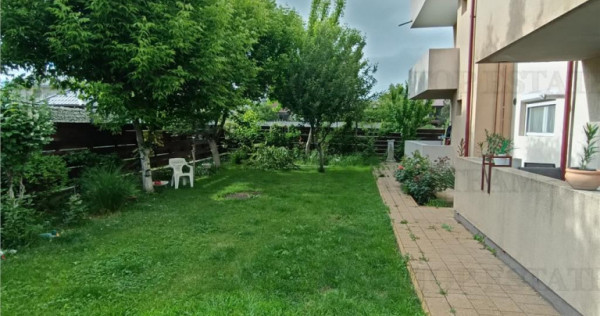 Apartament de 4 camere si curte/ Domnesti