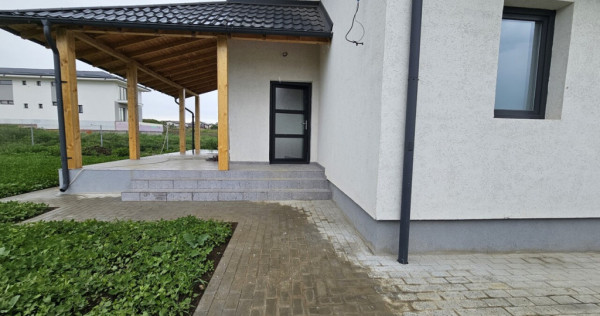 PAULESTI NOI - vila 2025, P+1 , ter 490 mp la 245000 euro