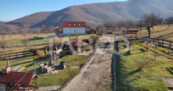 EXCLUSIVITATE - Casa 9 camere 615 mpu 9 bai 3600 mp teren in