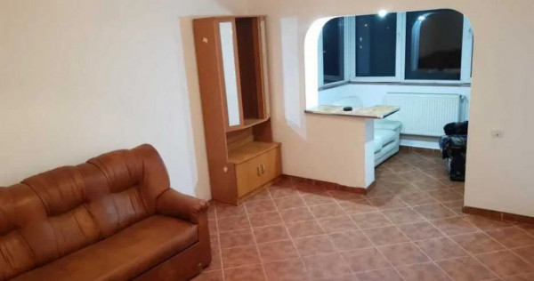 Apartament 3 camere, decomandat - zona Aurel Vlaicu
