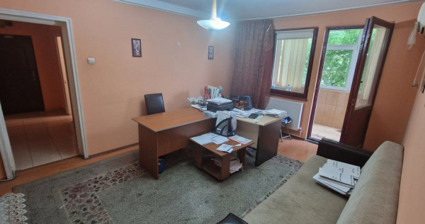 Trei camere etajul 1 , apartament Central.