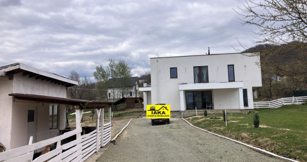 Str. Corbului, casa P+1, 30 ari teren