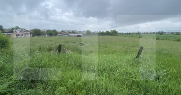 Teren intravilan de vanzare, 648 mp, zona sud