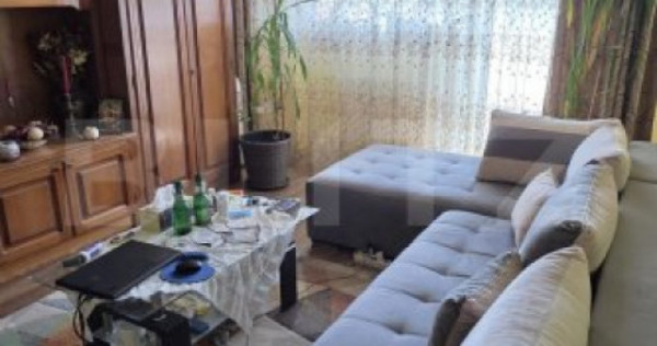 Apartament de vanzare, cu 4 camere, 4 balcoane, 75 mp, zona