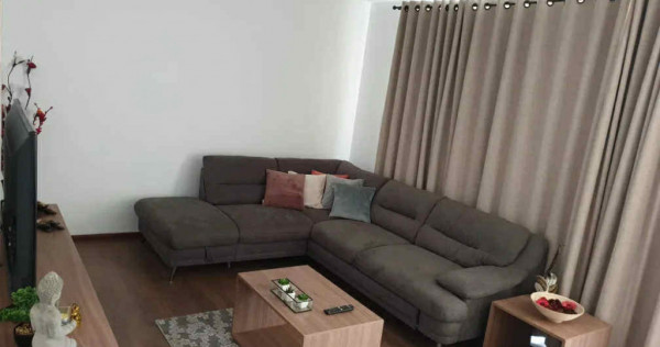 Apartament 3 camere, decomandat - zona Tractorul.