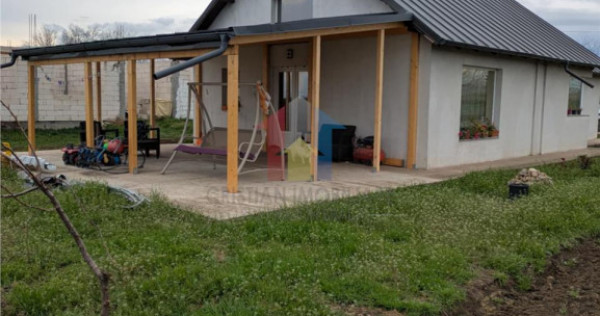 VILA P M, Cazasu, caramida, Teren - 500 mp