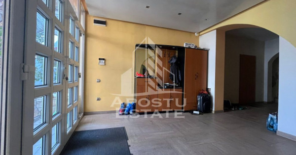 Casa individuala cu 4 camere, teren 404 mp,acces auto,gar...