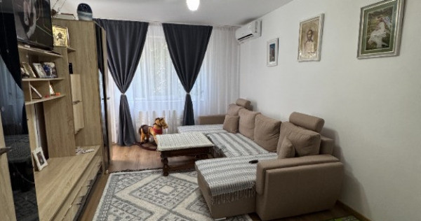 Vand apartament cu 3 camere