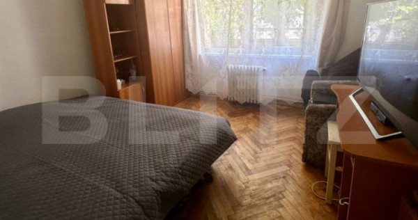 Apartament de vanzare, cu 3 camere, zona Tudor