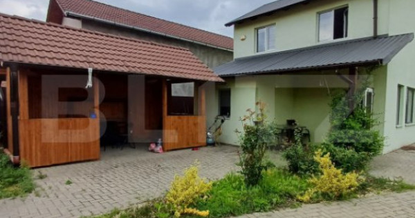 Casa cu spatiu comercial, in zona Poiana