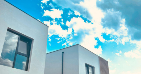 O casă nouă, o filă albă &ndash; &icirc;n Lazu, la doar c&acirc;țiva