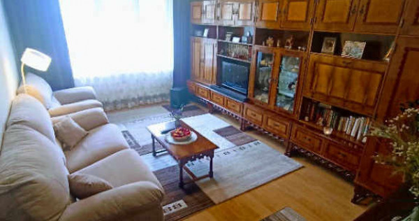 Apartament 3 camere, decomandat - zona Tractorul