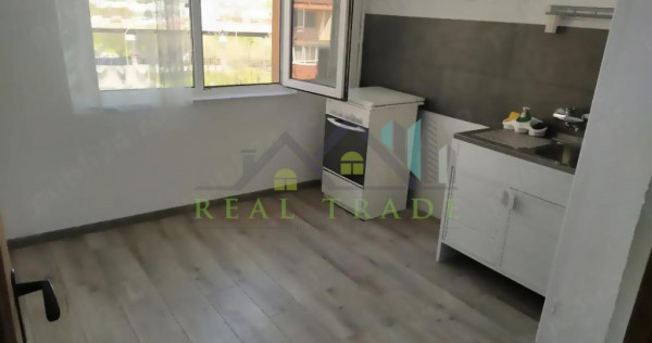 Garsoniera decomandata zona Astra