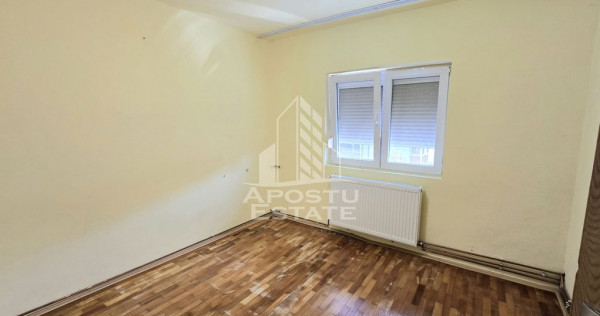 Apartament cu 3 camere, 2 bai, centrala proprie, zona Ara...