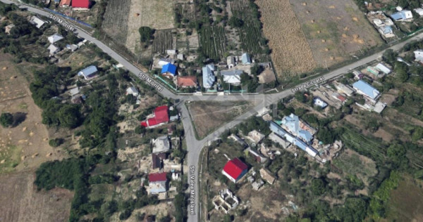 Miroslava teren 980mp intravilan cu casa batraneasca si util