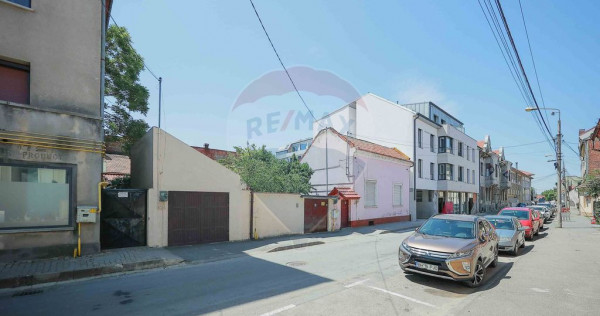 Apartament cu 3 camere de vânzare în zona Ultracentral